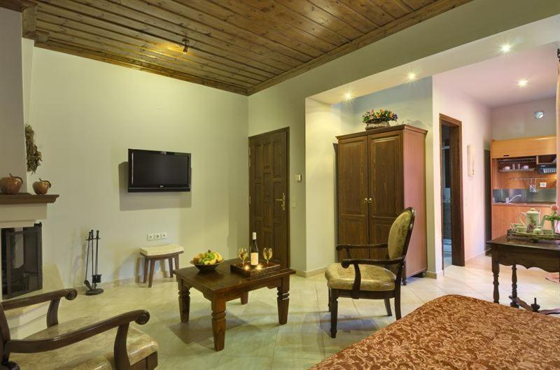 Iatrou Guesthouse Portaria  Room photo